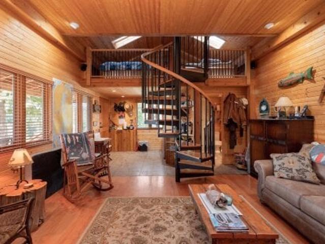 Property for sale in Halfmoon Bay, British Columbia