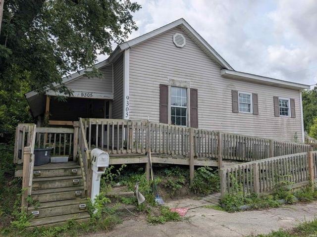 House for sale in Yorktown, Indiana