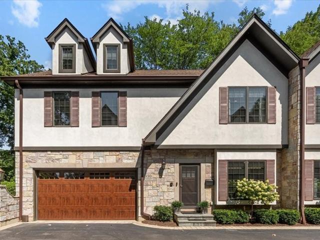 Townhouse for sale in Highland Park, Lake County