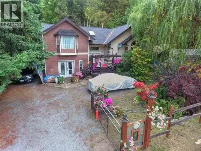 House for sale in Genelle, Area B (Lower Columbia/Old Glory)