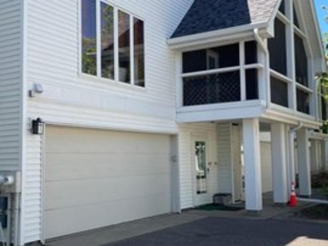Townhouse for sale in Hennepin, Minnesota