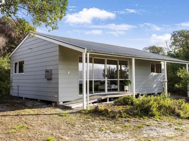 House for sale in Otakou
