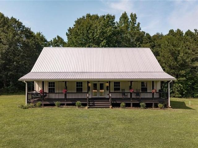 House for sale in Hull, Georgia