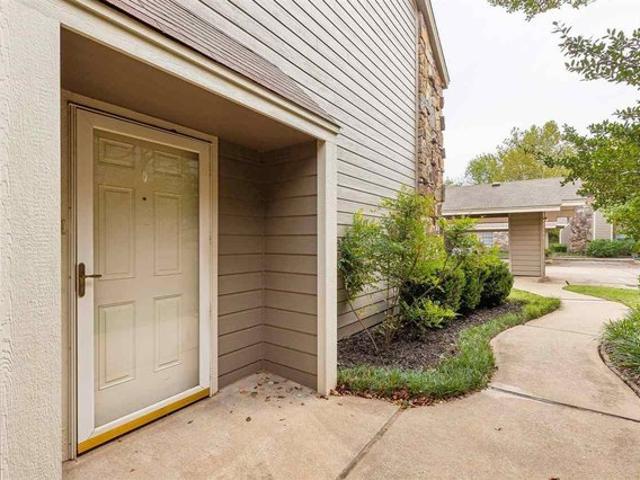 Condo for sale in Lakeview Village, Stillwater
