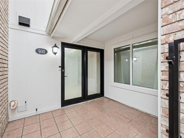 Townhouse for sale in Bedford, Texas