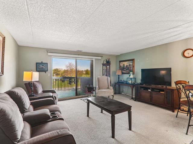 Condo for sale in Gurnee, Illinois