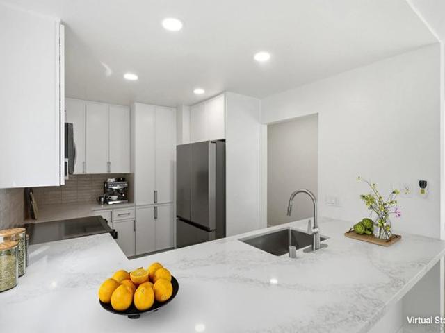 Condo for sale in Solana Beach, California