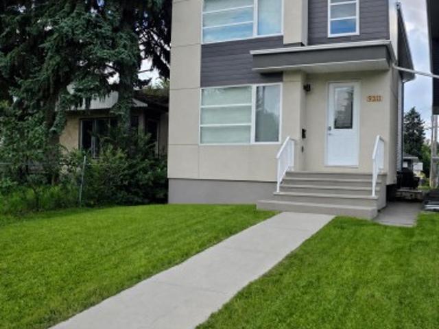 House for sale in Mill Creek South, Edmonton