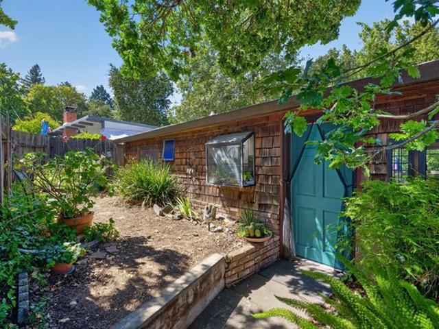 House for sale in Forestville, California
