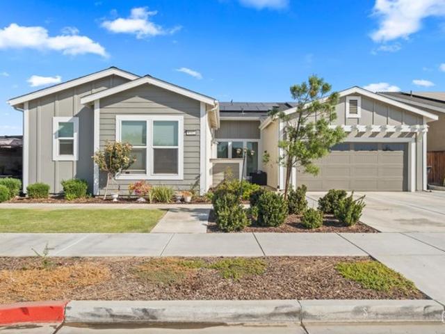 House for sale in Gossamer Grove, Shafter
