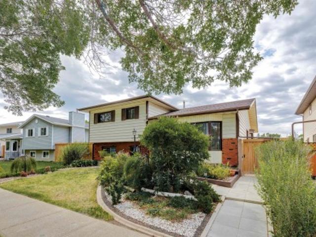 House for sale in Wedgewood, Alberta