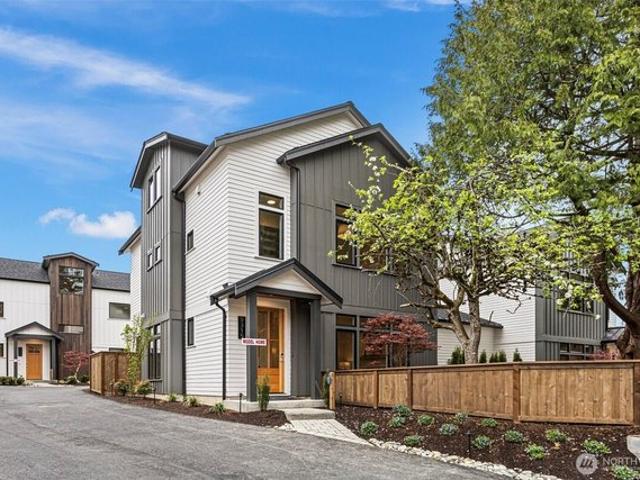 Townhouse for sale in Kirkland, Washington