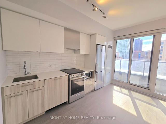 Condo for sale in Toronto, Golden Horseshoe