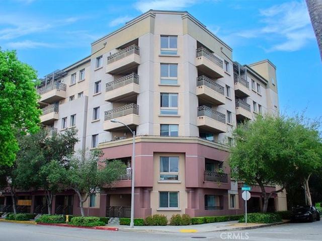 Condo for sale in Pasadena, California