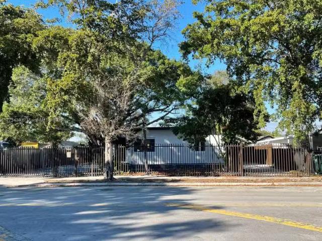 House for sale in Opa Locka