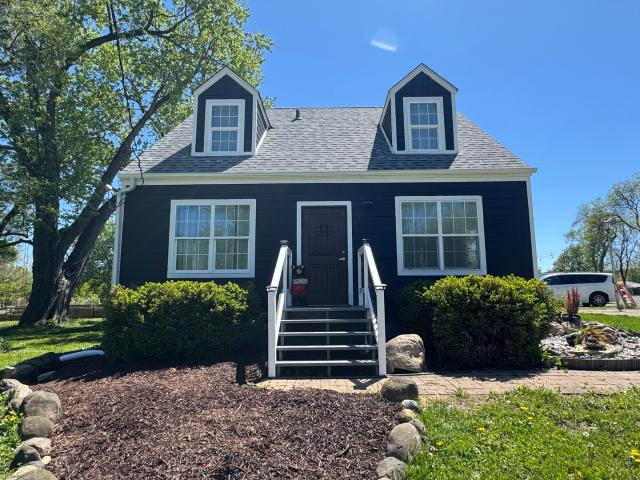 House for sale in Mchenry, Illinois