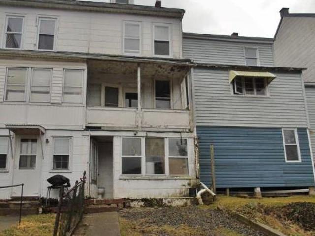 Townhouse for sale in Coal Township, Pennsylvania