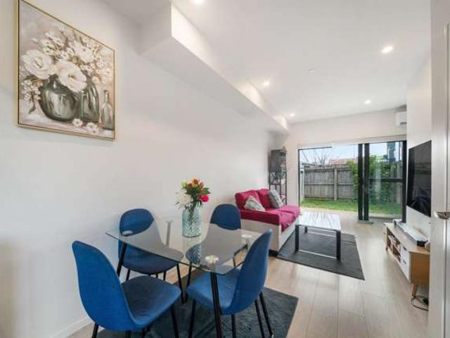 Townhouse for sale in New Lynn, Oroua County
