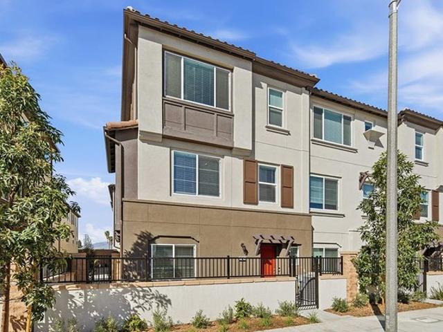 Townhouse for sale in Pico Rivera, California