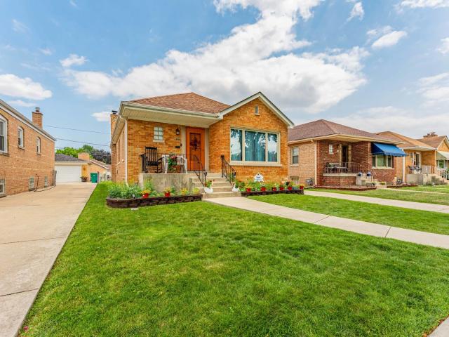 House for sale in Evergreen Park, Illinois