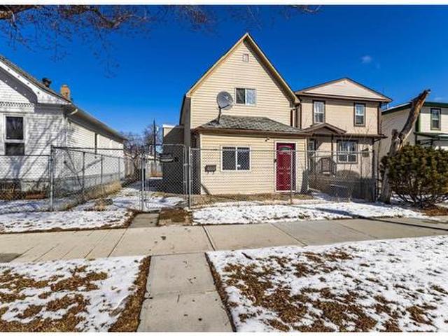 House for sale in Wedgewood, Alberta