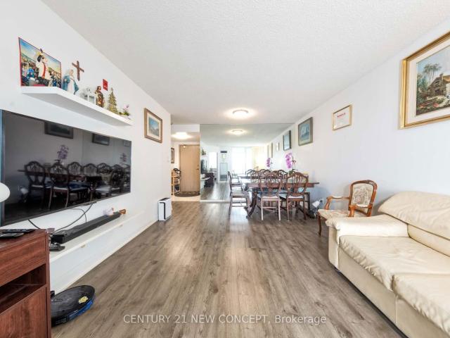 Condo for sale in Parkdale—High Park, Toronto