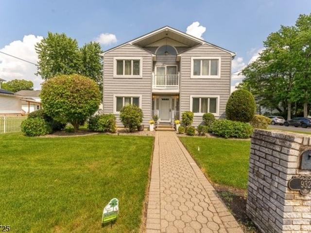 House for sale in Edison, New Jersey