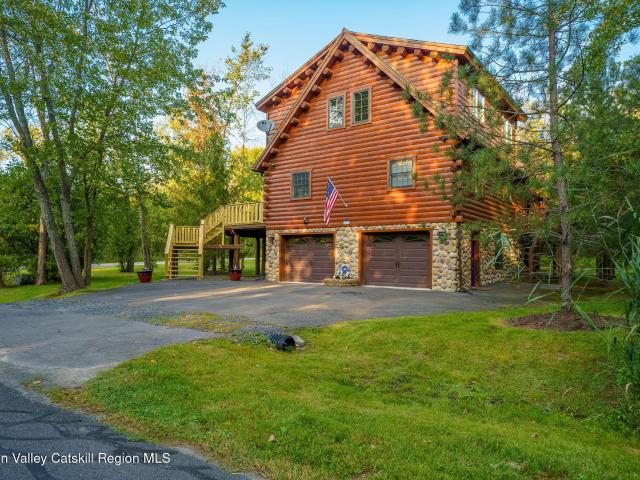 House for sale in Sleepy Hollow Lake, Town of Coxsackie
