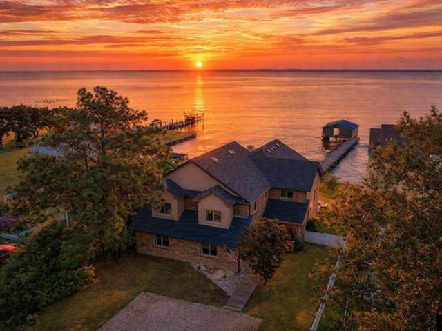 House for sale in Coinjock, North Carolina