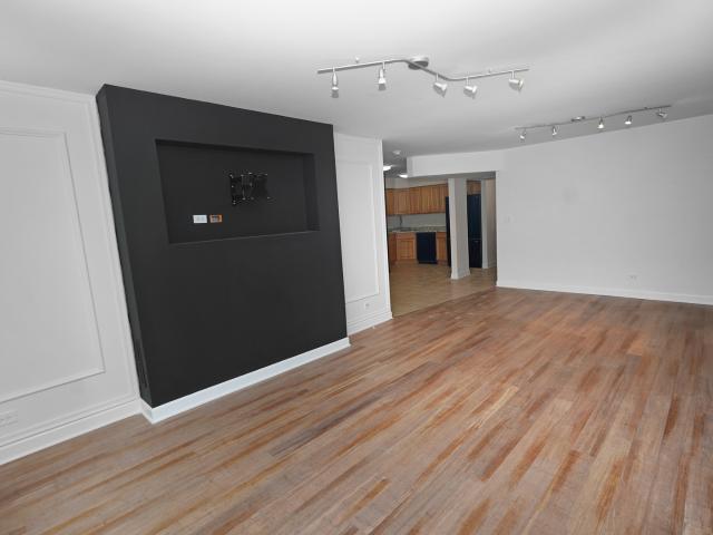 Condo for sale in Des Plaines, Illinois