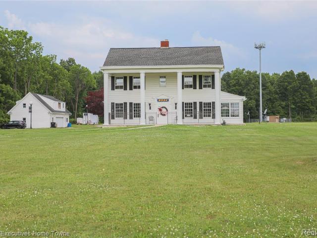 Commercial for sale in Algonac