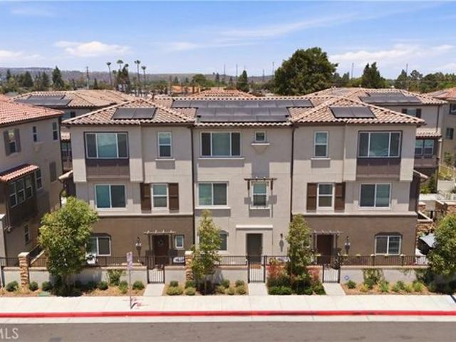 Townhouse for sale in Pico Rivera, California