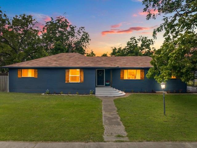 House for sale in Crawford, Texas