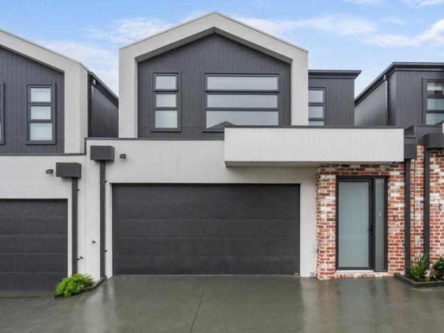 Townhouse for rent in Kilmore, Victoria