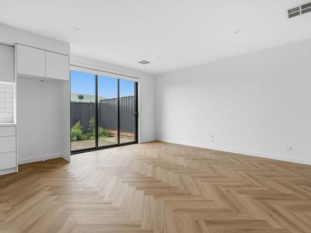 Townhouse for rent in Kilmore, Victoria