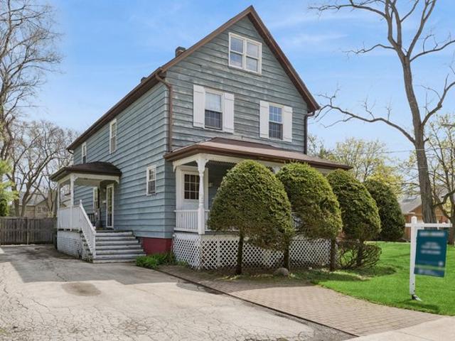 House for sale in Glenview, Illinois