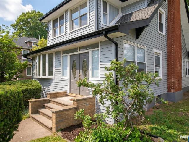 House for sale in Ridgefield, New Jersey