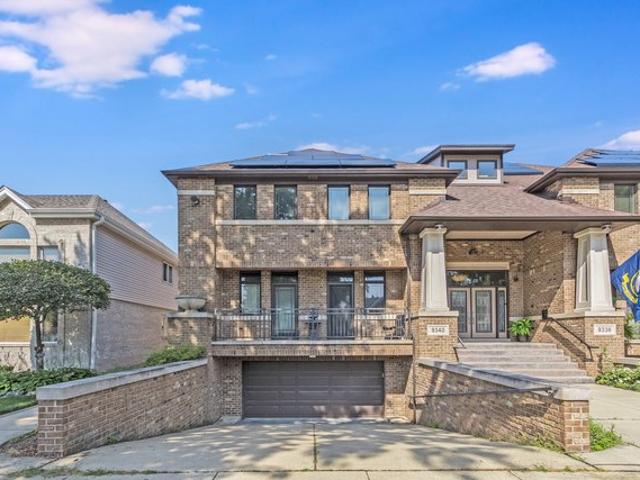 Townhouse for sale in Evergreen Park, Illinois