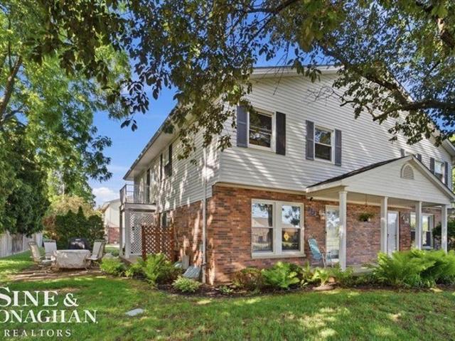 Townhouse for sale in East China, Michigan