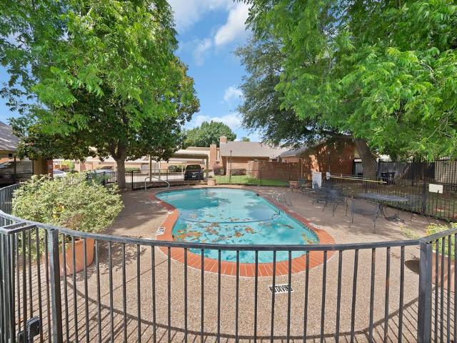 Condo for sale in Arlington, Texas
