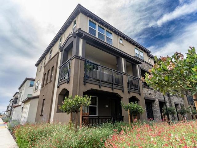 Condo for sale in Rosewood Residential Community, Morgan Hill