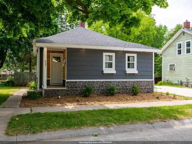 House for sale in Sturgeon Bay, Wisconsin