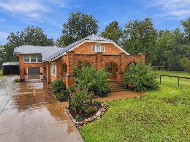 House for sale in Blackwell, Kay County
