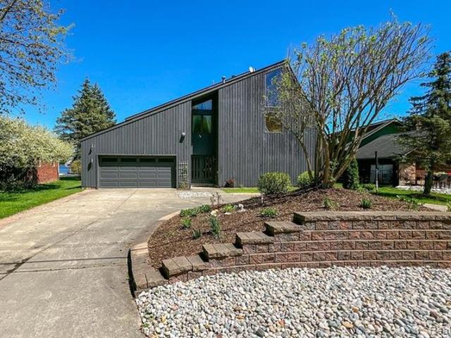 House for sale in Waterford, Michigan