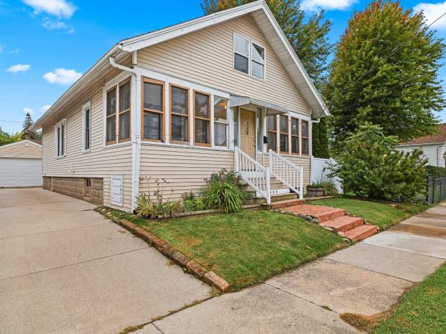 House for sale in Oshkosh, Winnebago County