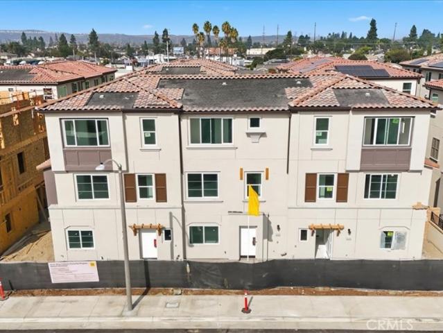 Townhouse for sale in Pico Rivera, California