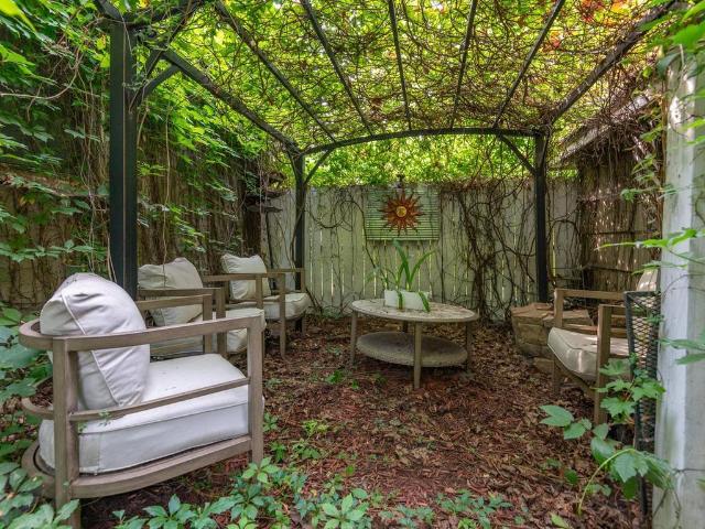 House for sale in Dayton's Bluff, Ramsey