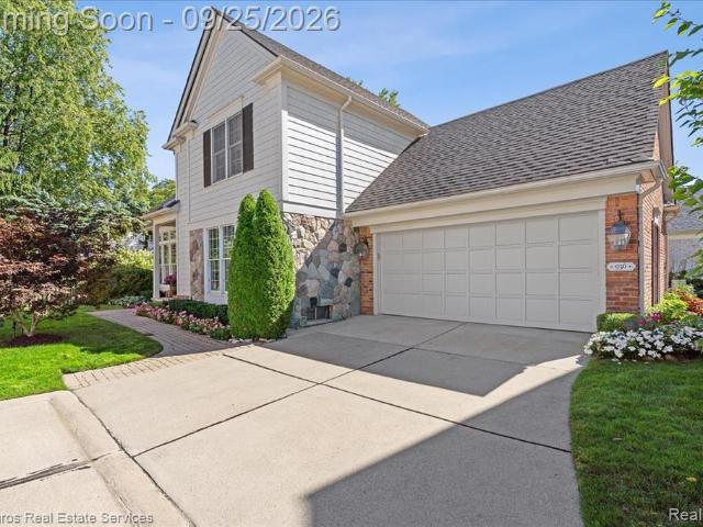 Condo for sale in Lochmoor Place, Grosse Pointe Woods