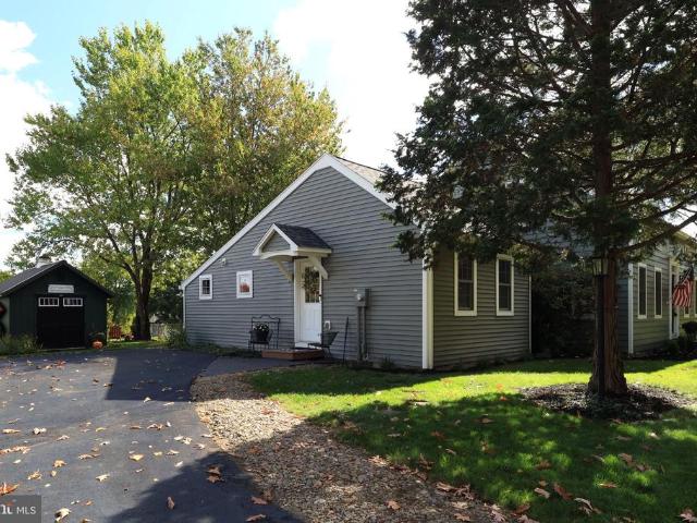 House for sale in Lemont, College Township
