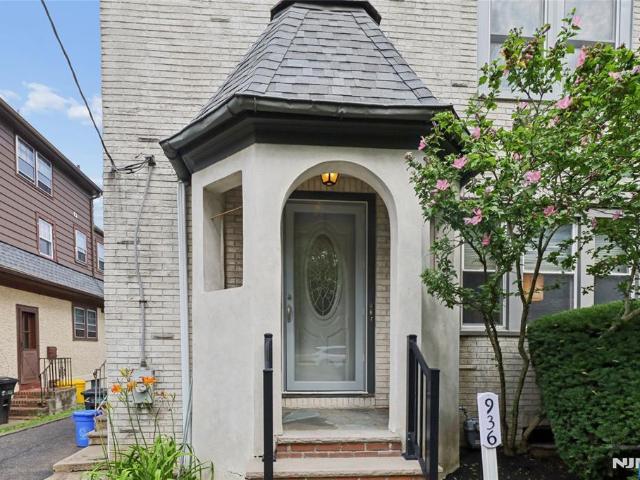 House for sale in Teaneck, New Jersey